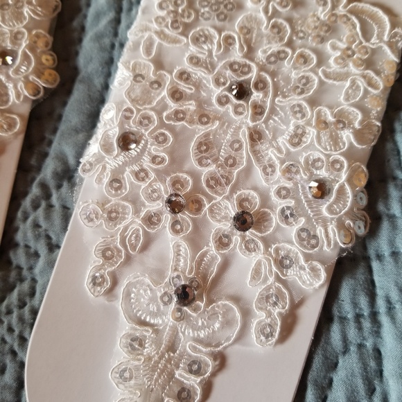 Brand New ☆ White Wedding Gloves or Style ☆ - Picture 4 of 4